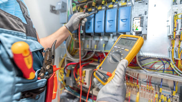 Best Affordable Emergency Electrician  in Toledo, OR