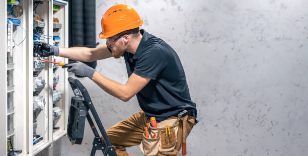 Best Electrician Near Me  in Toledo, OR